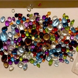 200ctw mixed faceted natural gemstones